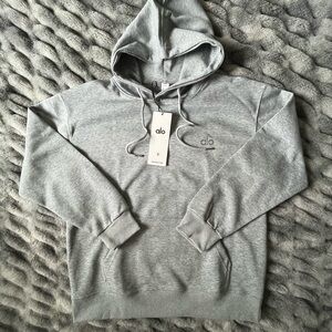 Alo Yoga Grey Hoodie – Size Small 🤍 (NWT)